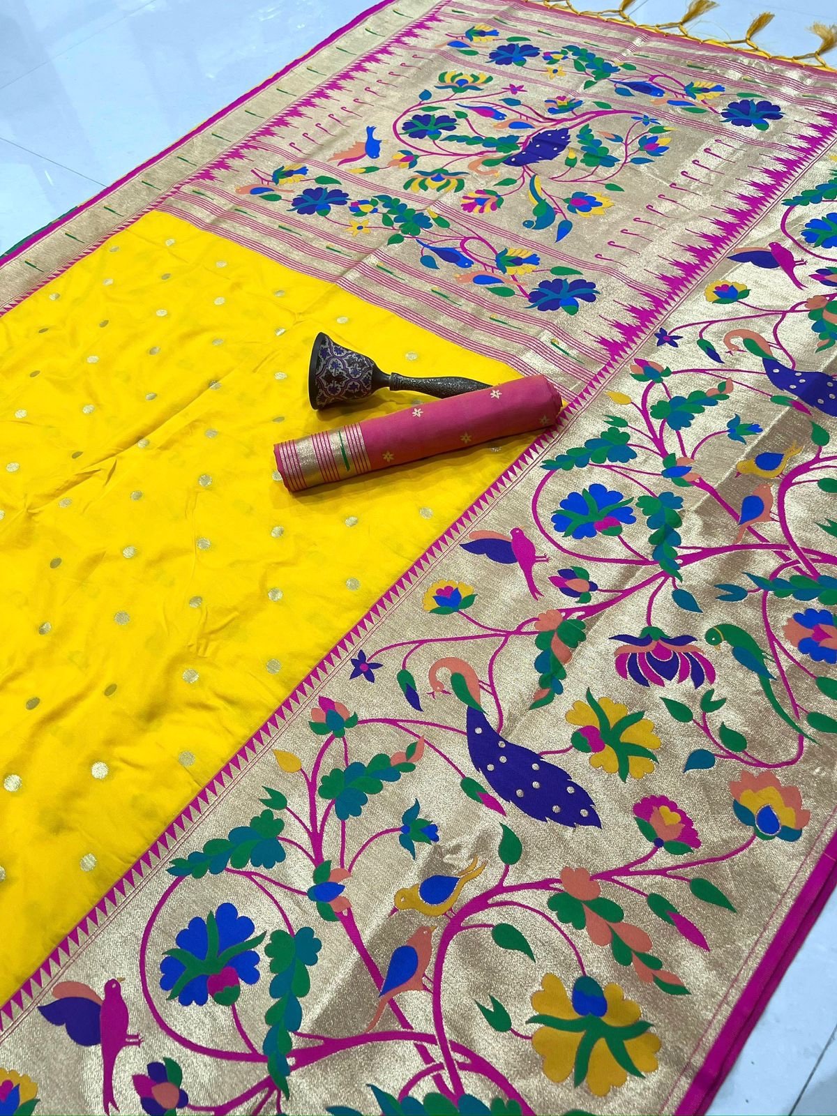 Big border Maharani Paithani SBP32 - Image 2